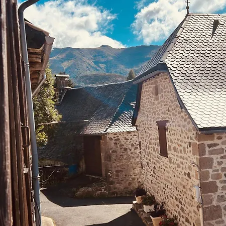 Prázdninový dům Maison Cosy Avec Sauna En Montagne Saint-Jacques-des-Blats