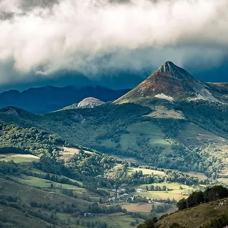 Prázdninový dům Maison Cosy Avec Sauna En Montagne Saint-Jacques-des-Blats